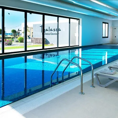 Classic Studio With Sea View شقة